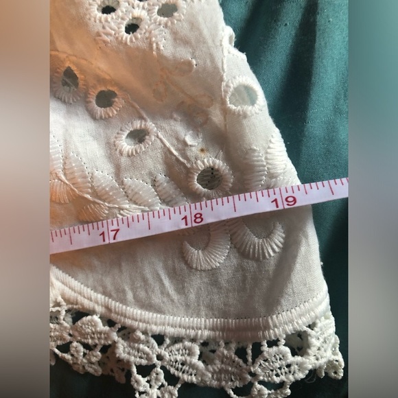 White Lace Ruffle Top NWT - Picture 10 of 12